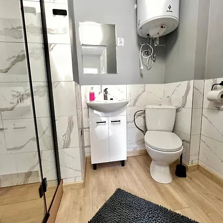 Kawalerka Na Parterze 4 Apartment *