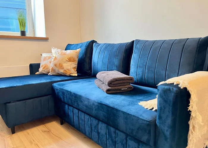 Kawalerka Na Parterze 4 *