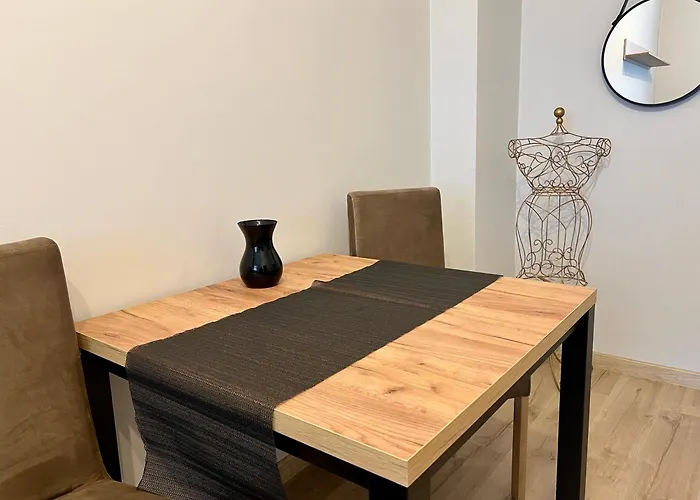 Kawalerka Na Parterze 4 Λοτζ